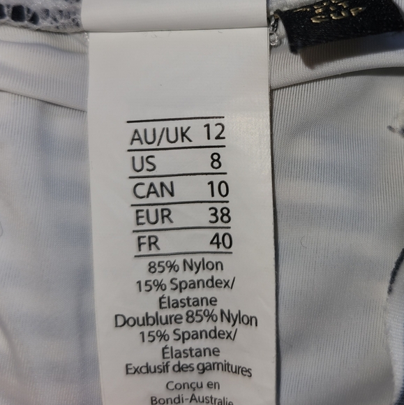 Nip tuck striped one piece swimsuit size 8 - Picture 5 of 5